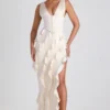 Ambrosia maxi-jurk met ruches en knoopdetails in ivoor
