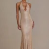 Ameline Premium versierde jurk met diepe halslijn en open rug in beige goud