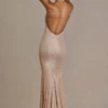 Ameline Premium versierde jurk met diepe halslijn en open rug in beige goud