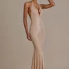 Ameline Premium versierde jurk met diepe halslijn en open rug in beige goud