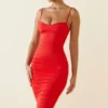 Anaisa asymmetrische midi-jurk met ruches in scharlakenrood