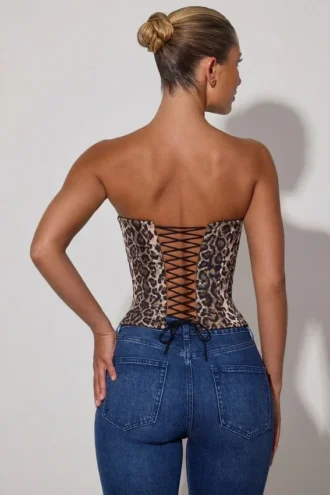 Araminta korset-top met vetersluiting in luipaardprint