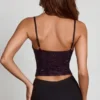 Armelia versierde top met cowl-hals en peekaboo-detail in paars slangenprint