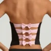 Audrina korset-top met uitsnijdingen en strikdetail in zwart