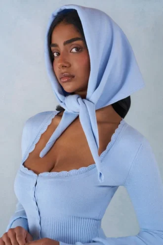 Aviana gebreide hoofddoek in zachtblauw