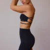 Bandeau-bh met gekruiste bandjes in het zwart