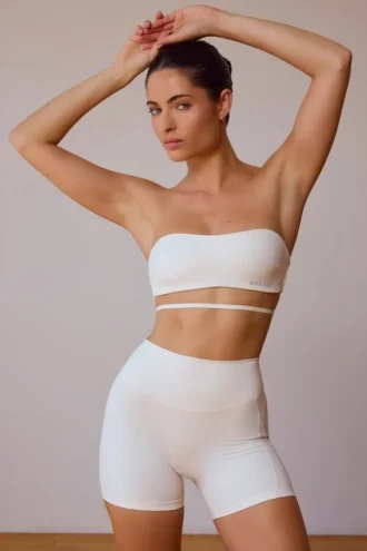 Bandeau-bh met gekruiste bandjes in zacht wit