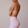 Bandeau-bh met gekruiste bandjes in zachtroze