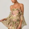 Birdie minijurk met ruches en blote schouders in bloemenprint