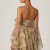 Birdie minijurk met ruches en blote schouders in bloemenprint