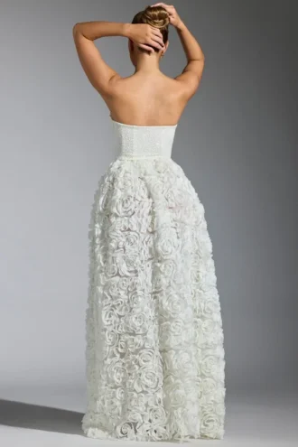 Camellia versierde corsetjurk met bloemenapplicaties in wit