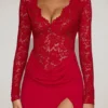 Carmina kanten maxi-jurk met geschulpte halslijn in True Red