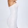 Cassidy versierde bandeau-minijurk in wit