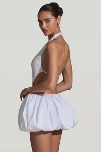 Cece minijurk met versierde uitsnijdingen en bubbelzoom in wit