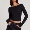 Charliane Modal top met boothals en lange mouwen in zwart
