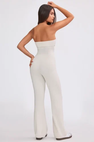 Chunky gebreide bandeau jumpsuit met uitlopende pijpen in crème
