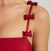 Cirilla minijurk met strikdetail en gerimpelde bubbelzoom in True Red