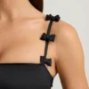 Cirilla minijurk met strikdetail en gerimpelde bubbelzoom in zwart