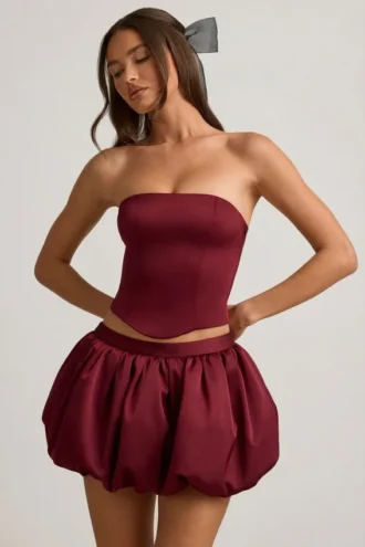 Clemmy Bubble Hem Mid-Rise Mini Rok in wijnrood