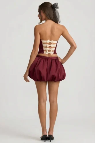 Clemmy Bubble Hem Mid-Rise Mini Rok in wijnrood