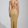 Constance versierde maxi-jurk met col en lage rug in goud