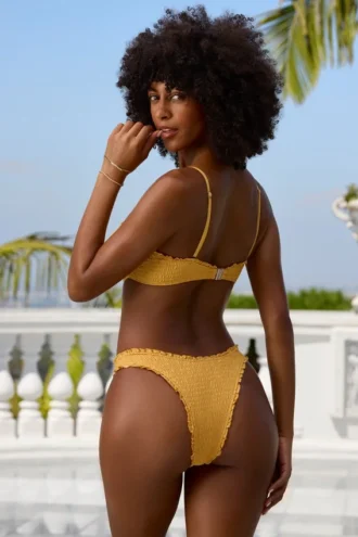Crinkle Badmode Hipster-bikinibroekje in Marigold