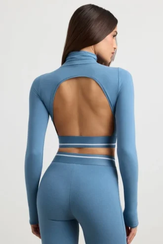 Crop top met lange mouwen en col zonder rug in staalblauw