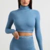 Crop top met lange mouwen en col zonder rug in staalblauw