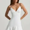 Daria minijurk met lage taille en vetersluiting in wit