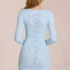 Darla minijurk met lange mouwen en geschulpte kant in poederblauw