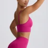 Define Luxe sportbeha met V-hals in Berry