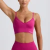 Define Luxe sportbeha met V-hals in Berry