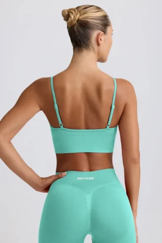 Define Luxe sportbeha met V-hals in mint