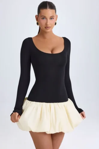 Delphi Modal minijurk met ronde hals, verlaagde taille en bolle zoom in vanille