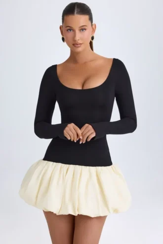 Delphi Modal minijurk met ronde hals, verlaagde taille en bolle zoom in vanille