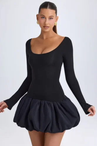 Delphi Modal minijurk met ronde hals, verlaagde taille en bolle zoom in zwart