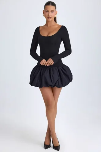 Delphi Modal minijurk met ronde hals, verlaagde taille en bolle zoom in zwart