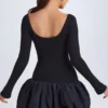 Delphi Modal minijurk met ronde hals, verlaagde taille en bolle zoom in zwart