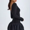 Delphi Modal minijurk met ronde hals, verlaagde taille en bolle zoom in zwart