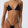 South Beach driehoekige bikinitop met kettingversiering in zwart