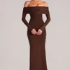 Depny off-shoulder maxi-jurk met lange mouwen in chocoladebruin