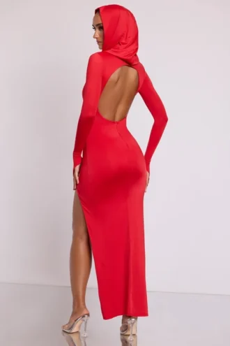 Desdemona maxi-jurk met capuchon en lange mouwen in vuurrood