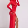 Desdemona maxi-jurk met capuchon en lange mouwen in vuurrood
