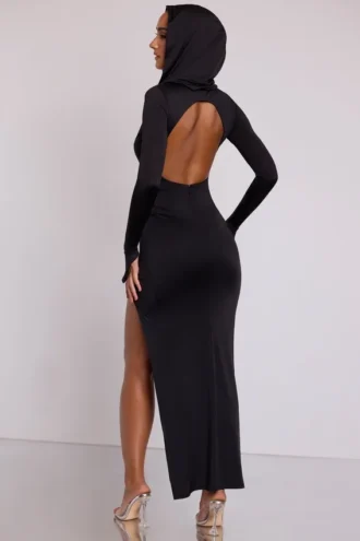 Desdemona maxi-jurk met capuchon en lange mouwen in zwart