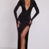 Desdemona maxi-jurk met capuchon en lange mouwen in zwart