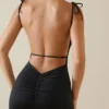 Devika maxi-jurk met ruches en open rug in zwart