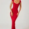 Dolcezza maxijurk met sweetheart-halslijn in rood