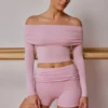 Doorschijnende off-shoulder top met lange mouwen in zachtroze