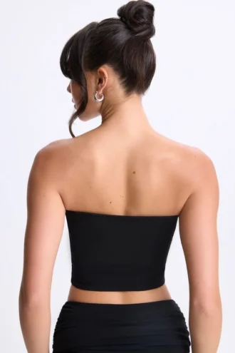 Edie Modal Twist-Front Bandeau Top in zwart