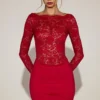 Eirlys doorschijnende kanten minijurk met boothals in True Red
